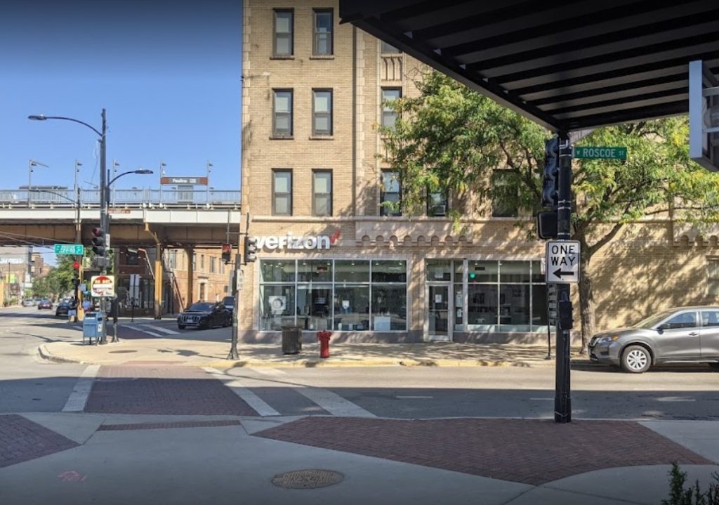 Chicago Roscoe Village Verizon